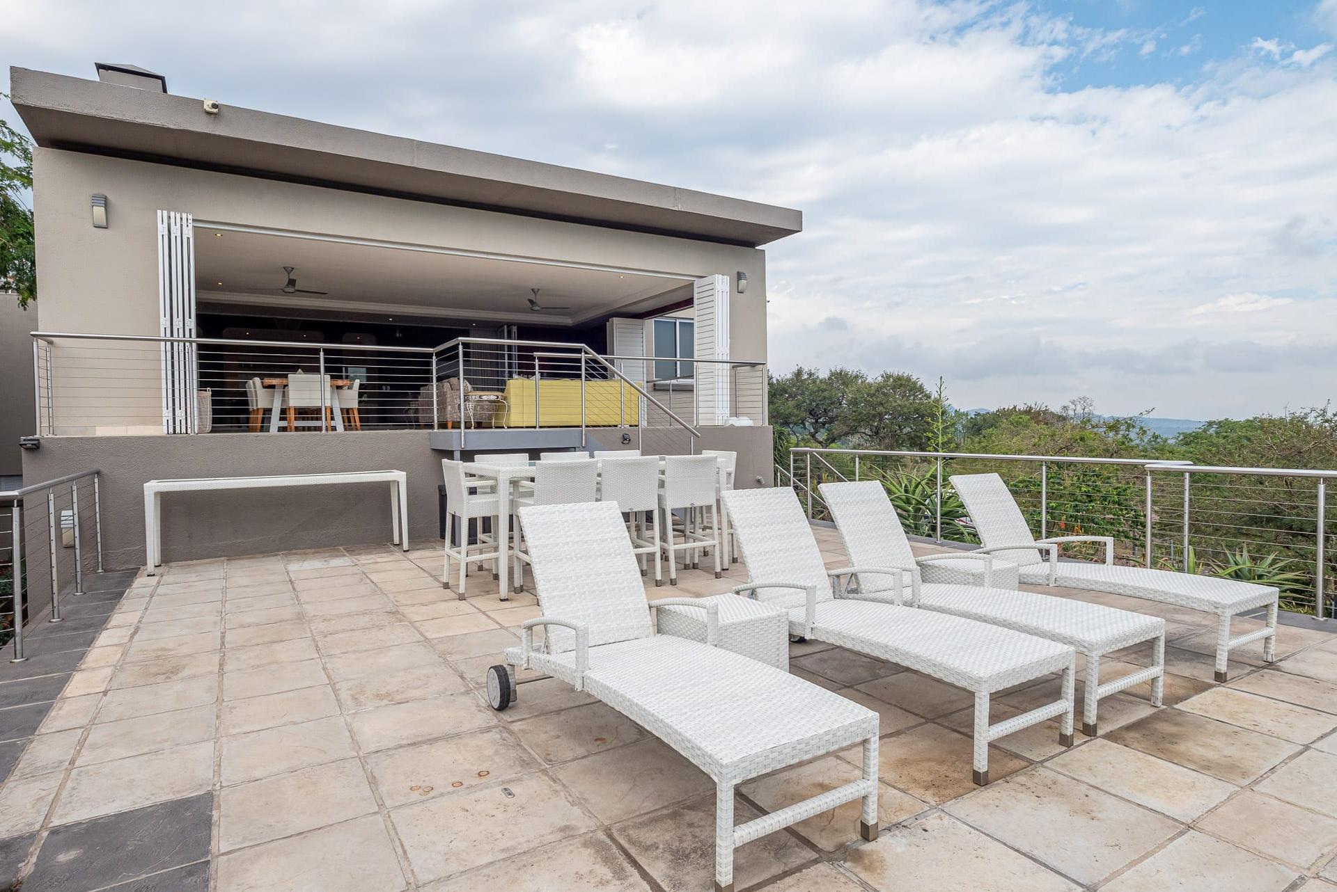 Wildlife Estate Opulence — photograph 4