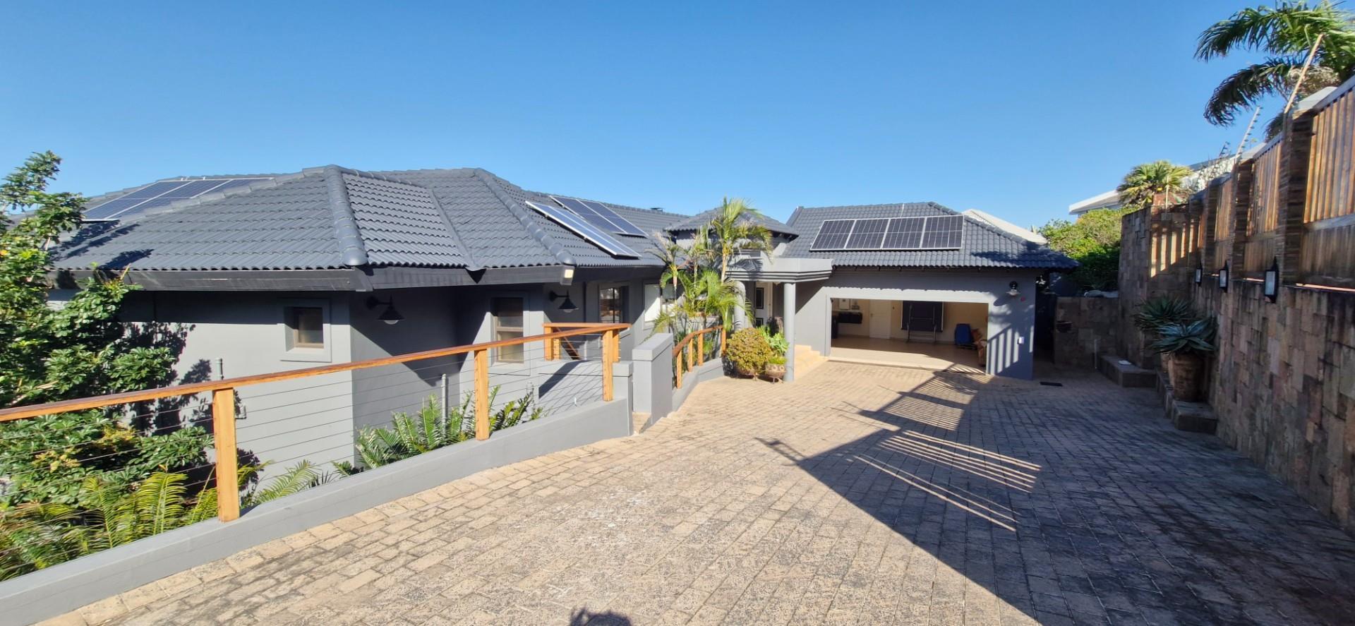 Three-Level, Nine-bedroom Home with sea views in Southbroom! — photograph 3