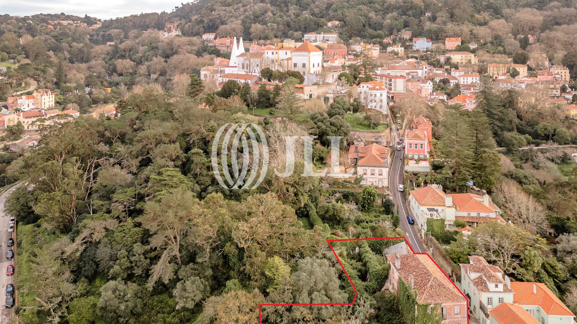 Building in Sintra (85552) — photograph 3