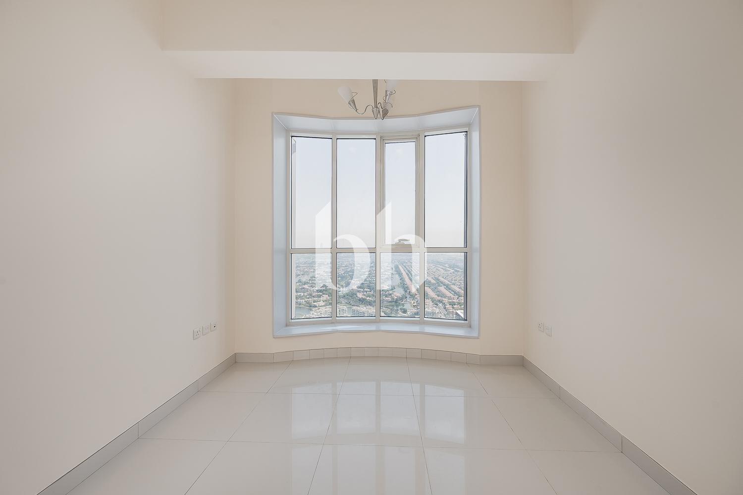 Preatoni Tower (Dubai Star) — photograph 4