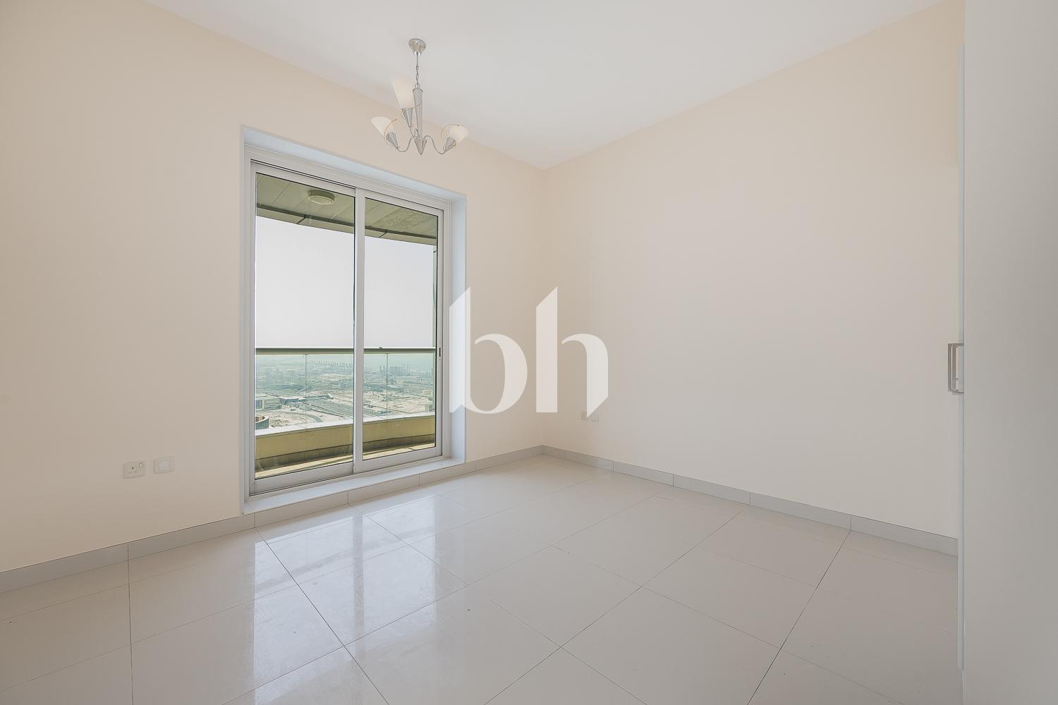 Preatoni Tower (Dubai Star) — photograph 5